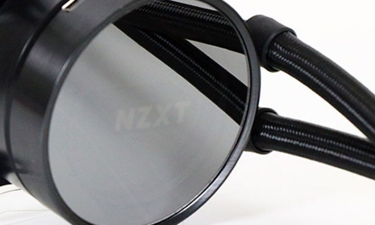 TopAchat on X: Le magnifique watercooling NZXT Kraken X52 est de retour en  stock, pour une config magnifique ! :)    / X