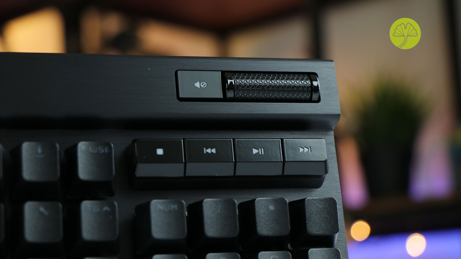 Test Corsair K70 RGB Pro : un clavier gaming mécanique à la pointe de la  technologie - Les Numériques